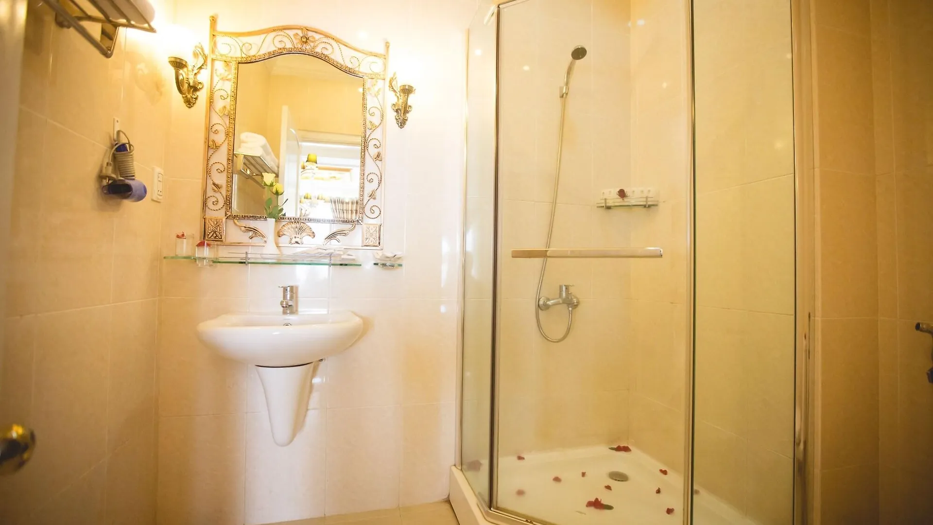 **  Louis Hotel Da Nang Vietnam