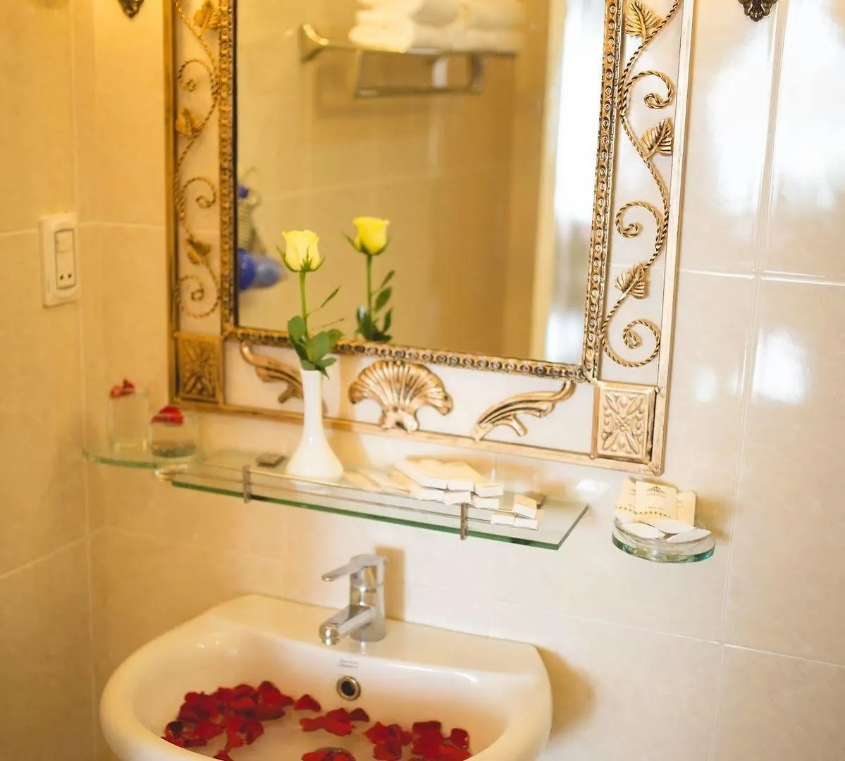 Louis Hotel Da Nang 2*,  Vietnam
