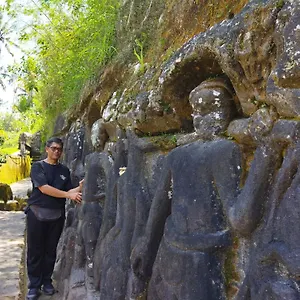 https://wahwiks-house.ubudhotelsnow.com